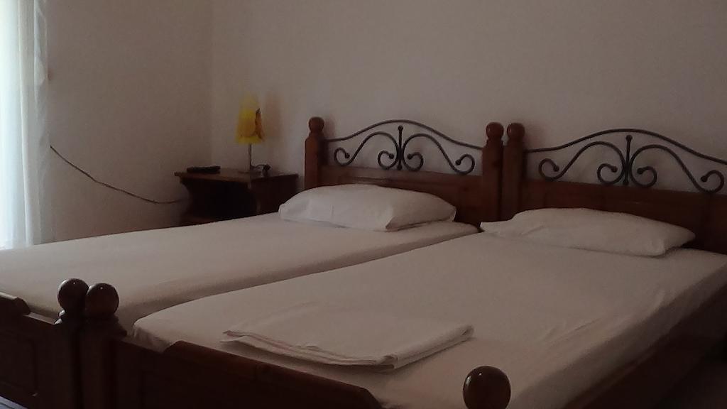 Mouroukis Rooms Loutrá Edipsoú Rom bilde